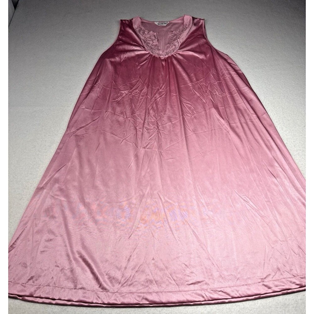 Vanity Fair Vintage 70s Pink Nylon Nightgown M Antron III Lace USA Made Long
